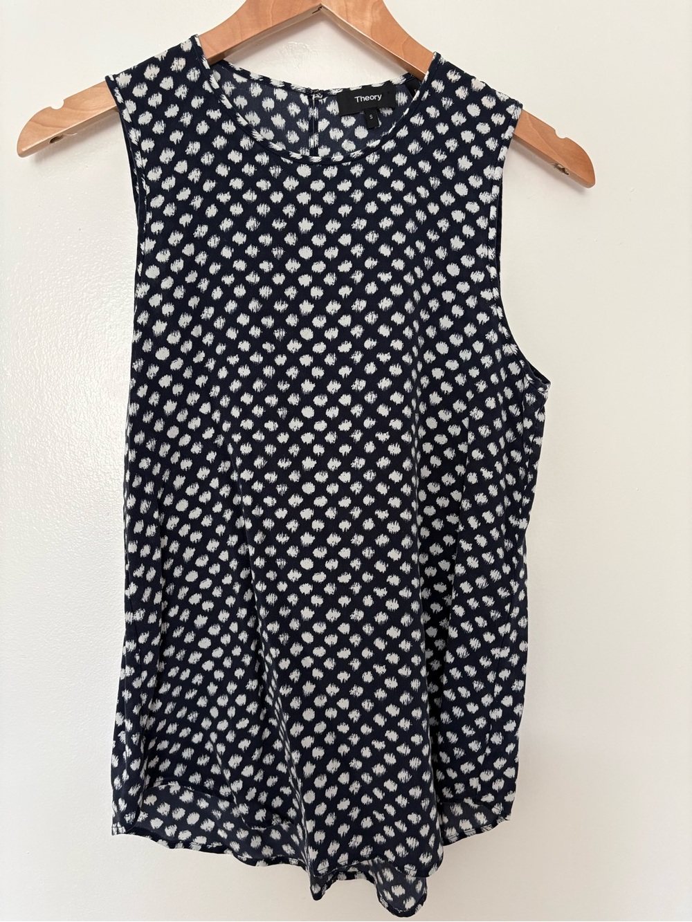Theory Navy and White silk Sleeveless Patterned Tank